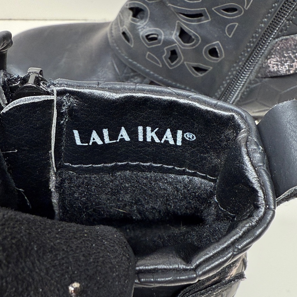 Lala Ikai woman’s Studded Motorcycle - Combat - Ankle boots  size EUR 40 / sz 10 - Picture 9 of 13